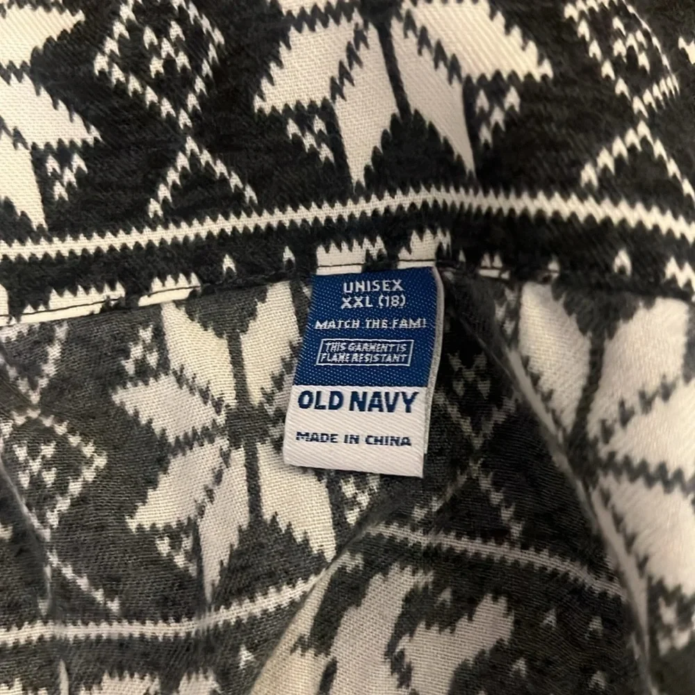 Old Navy Unisex Shirt